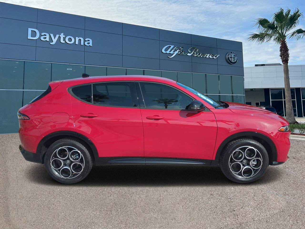 New 2025 Alfa Romeo Tonale w/ Active Assist Package image 2
