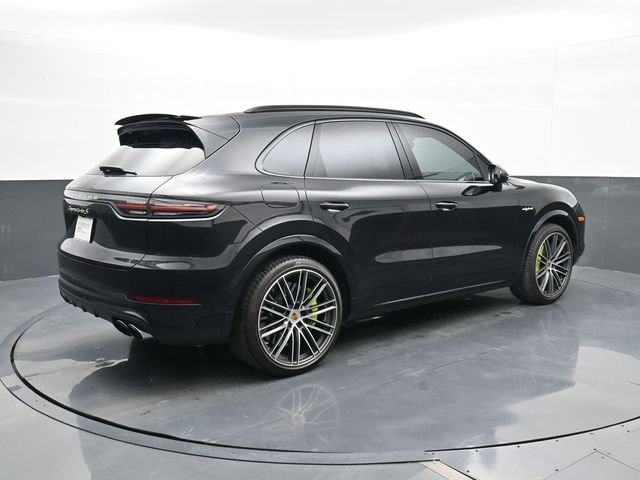 Certified 2022 Porsche Cayenne Turbo S image 23