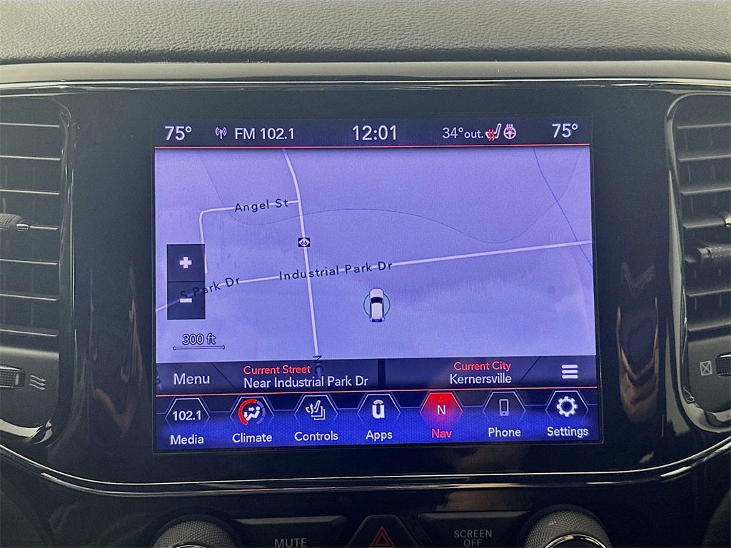 Used 2020 Jeep Grand Cherokee Altitude image 19