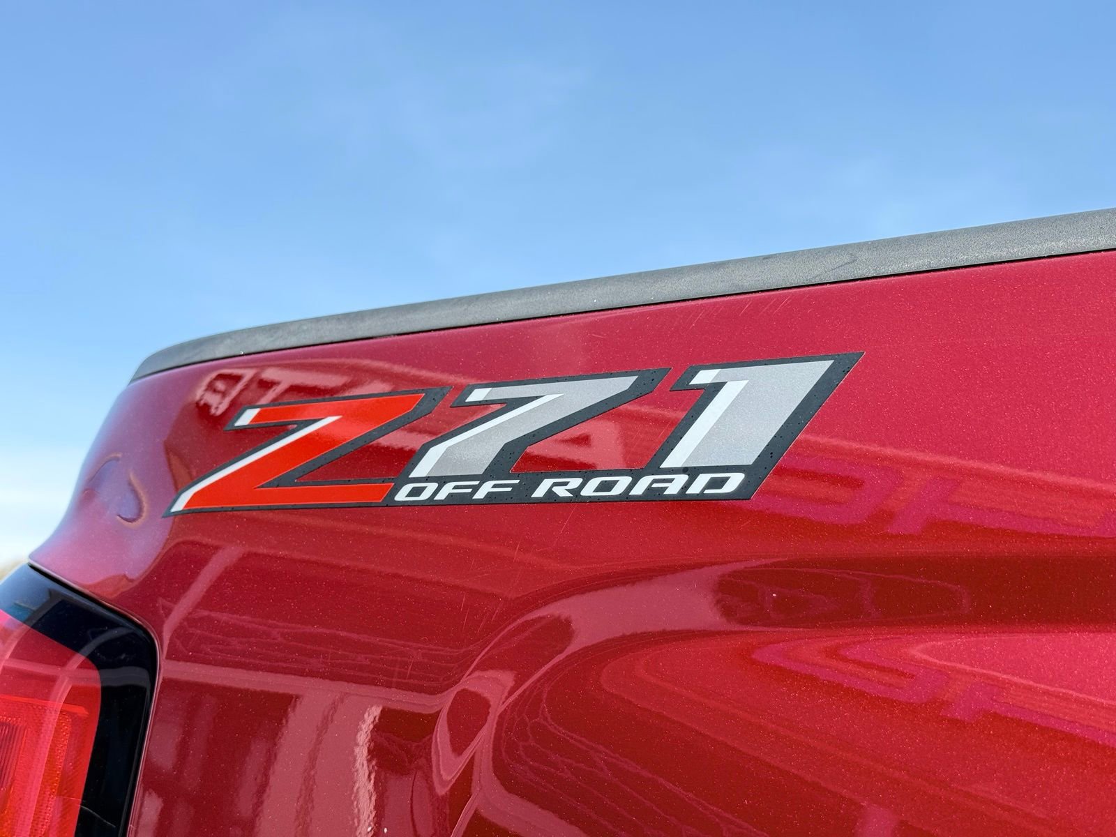 Used 2018 Chevrolet Silverado 1500 LT w/ All Star Edition AWD/4WD image 11