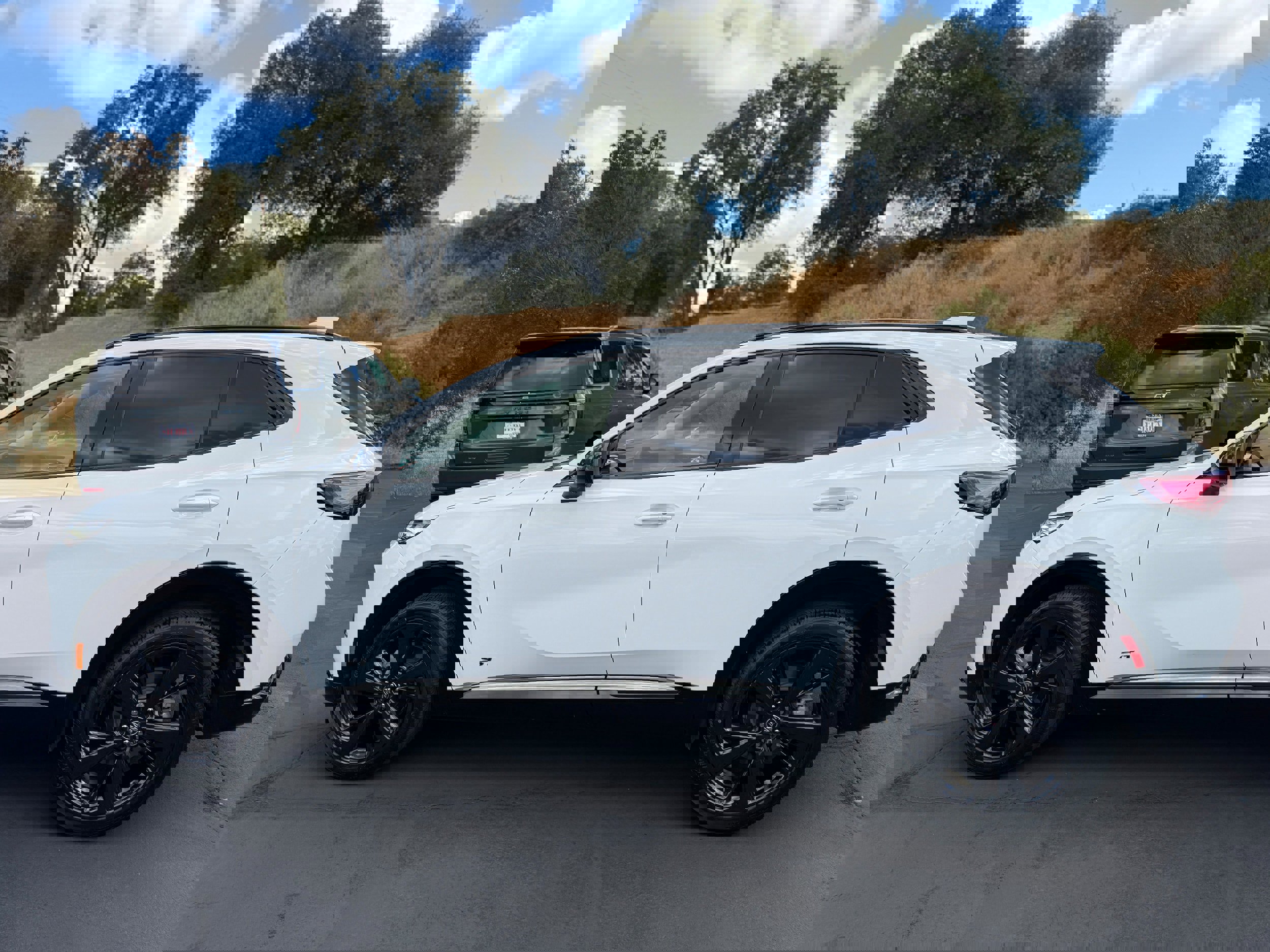 Used 2025 Buick Envision Sport Touring image 1