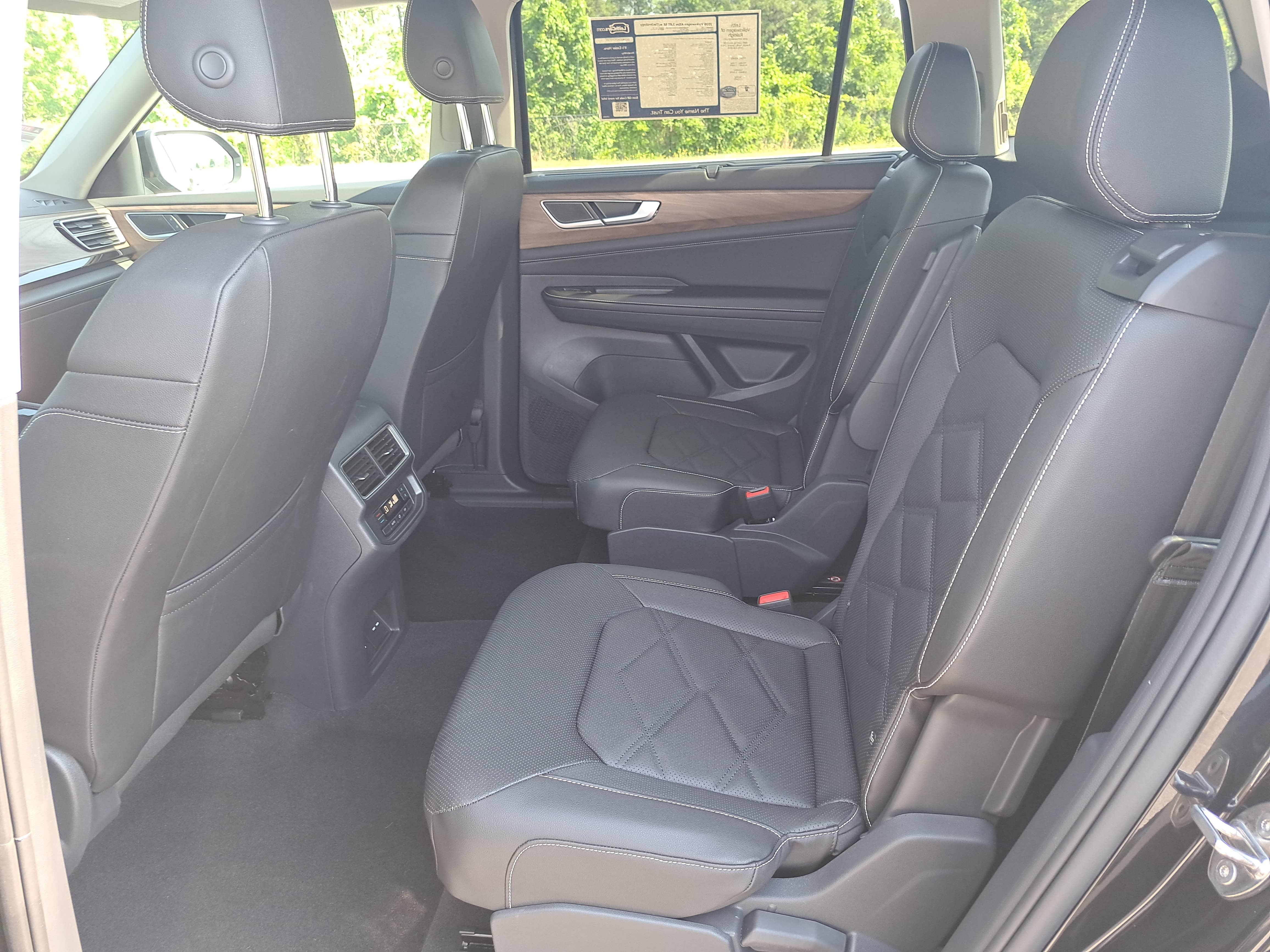 Used 2026 Volkswagen Atlas SE FWD image 15