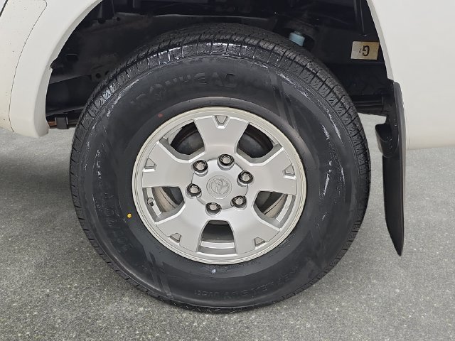 Used 2015 Toyota Tacoma 4x4 Double Cab w/ TRD Off-Road Package image 30
