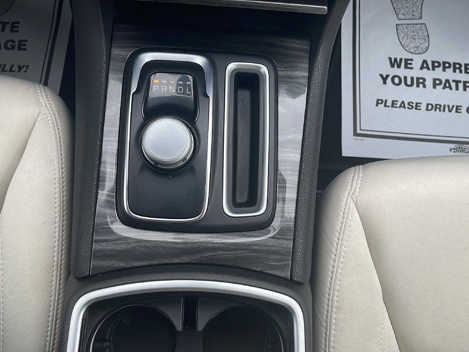 Used 2022 Chrysler 300 Touring w/ Sport Appearance Package image 19