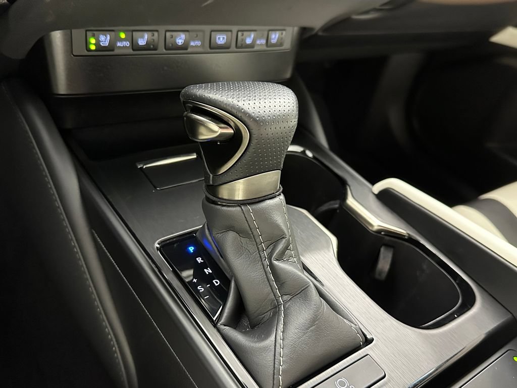 Used 2024 Lexus ES 350 F Sport w/ Technology Package FWD image 27