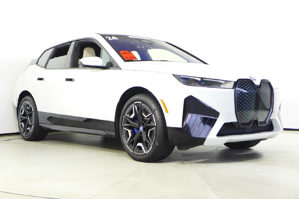 Certified 2024 BMW iX xDrive50 w/ Premium Package AWD/4WD image 4