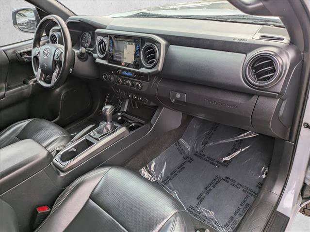 Used 2019 Toyota Tacoma TRD Off-Road AWD/4WD image 19