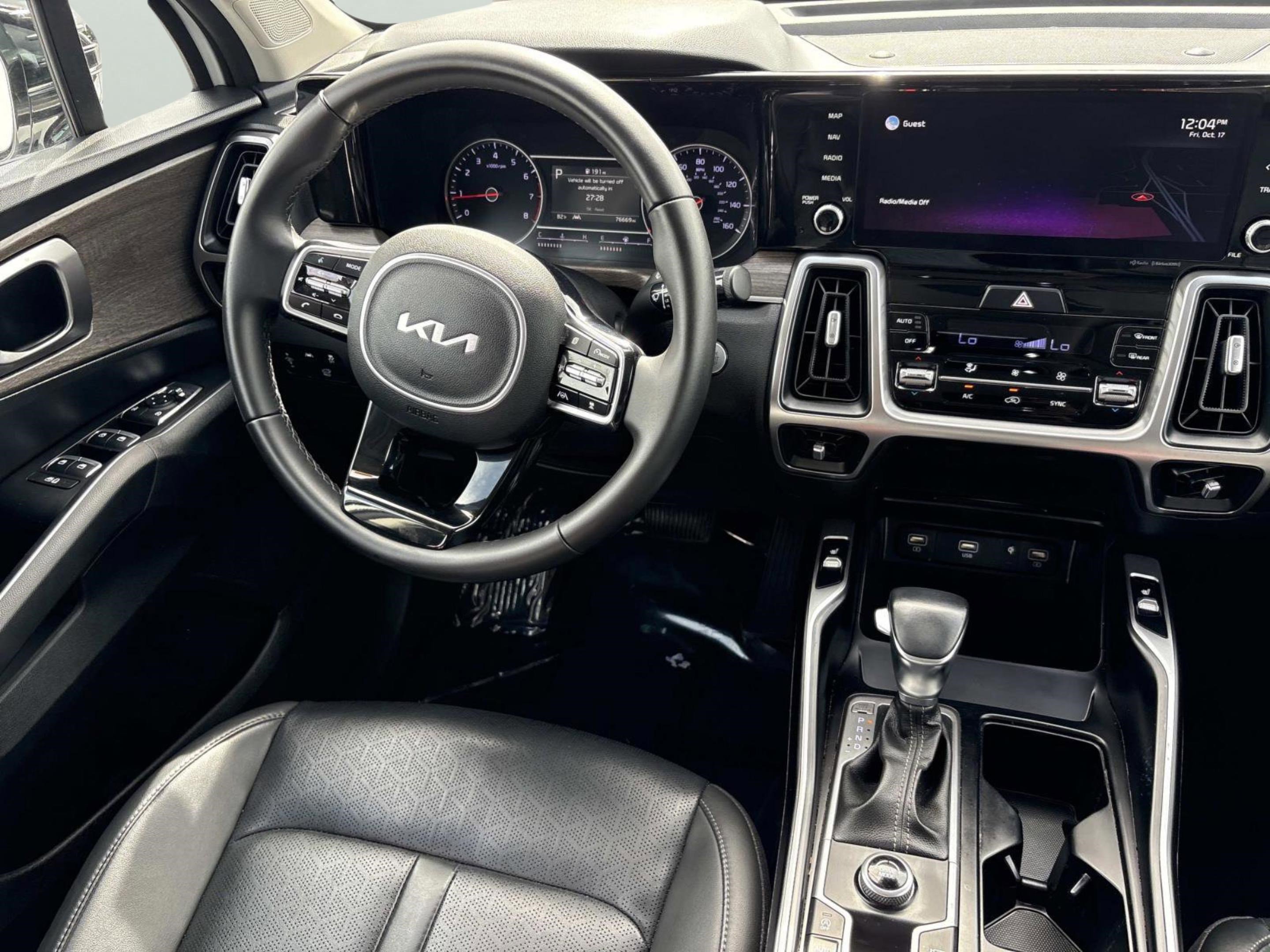 Used 2022 Kia Sorento EX w/ Panoramic Sunroof Package image 14