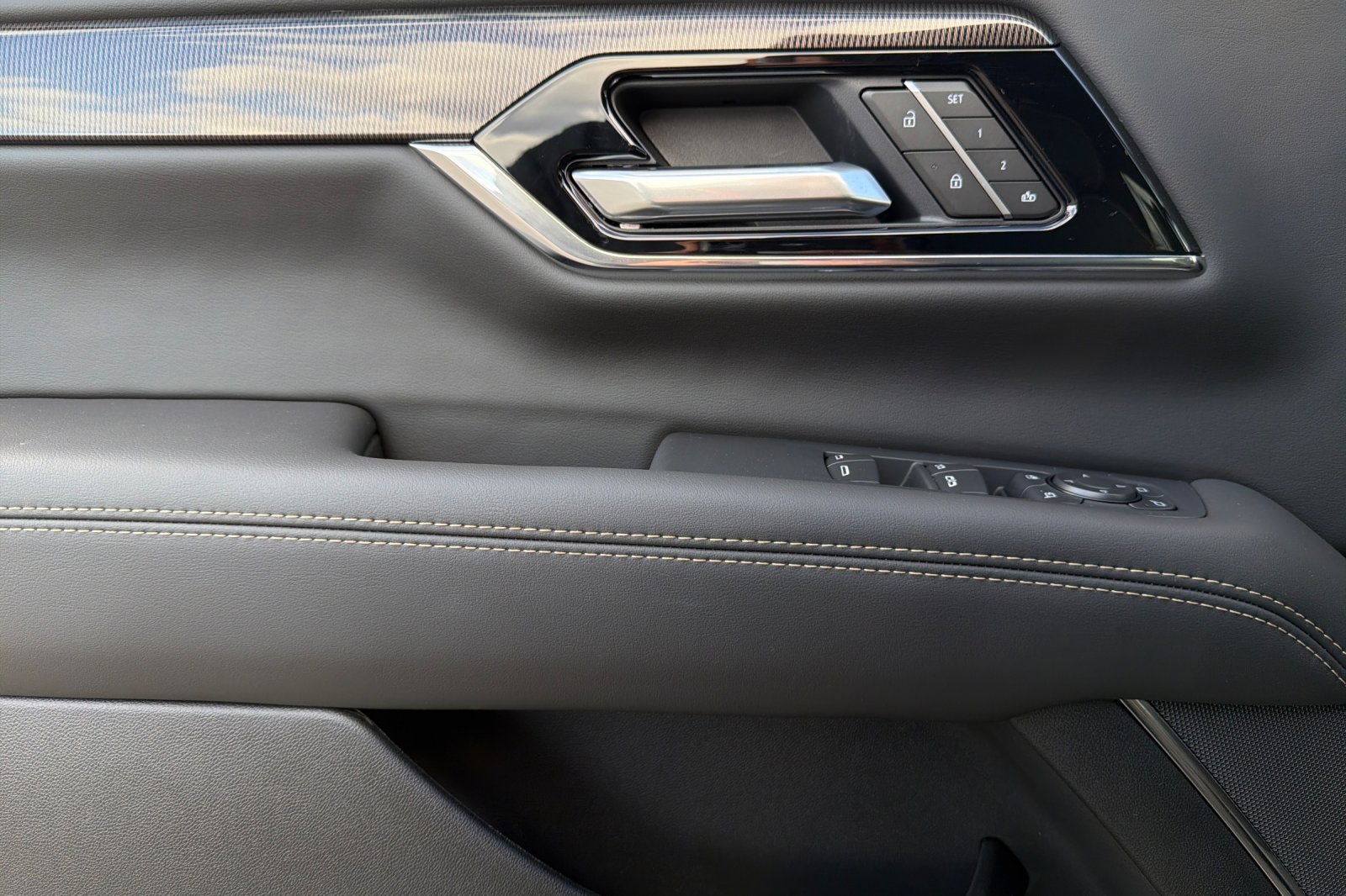 New 2026 GMC Yukon Elevation AWD/4WD image 10