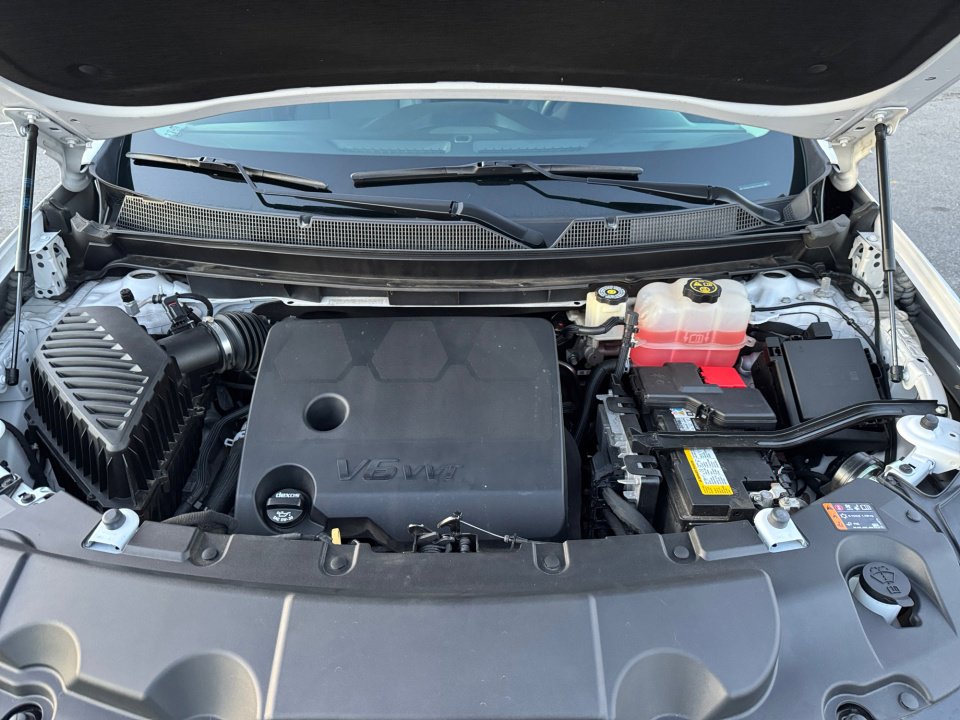 Used 2020 Chevrolet Traverse Premier w/ LPO, Floor Liner Package image 20