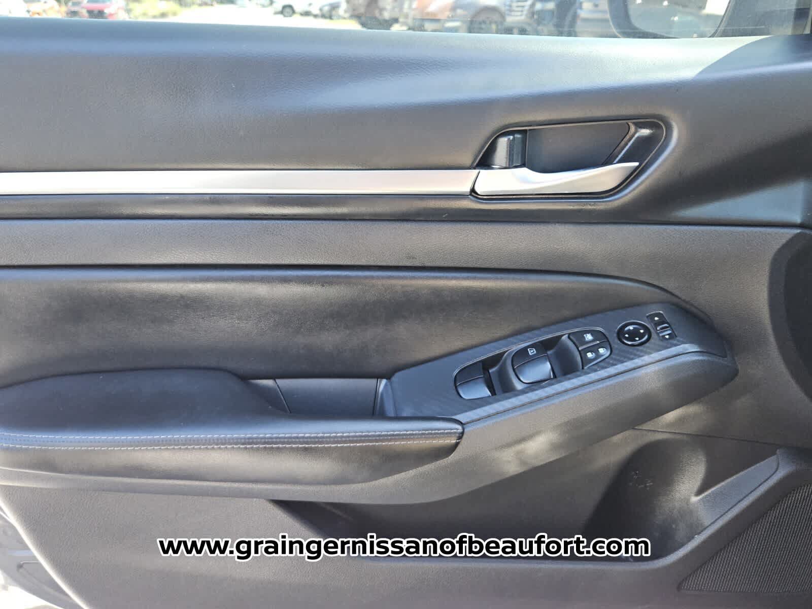Used 2022 Nissan Altima 2.5 SV FWD image 16