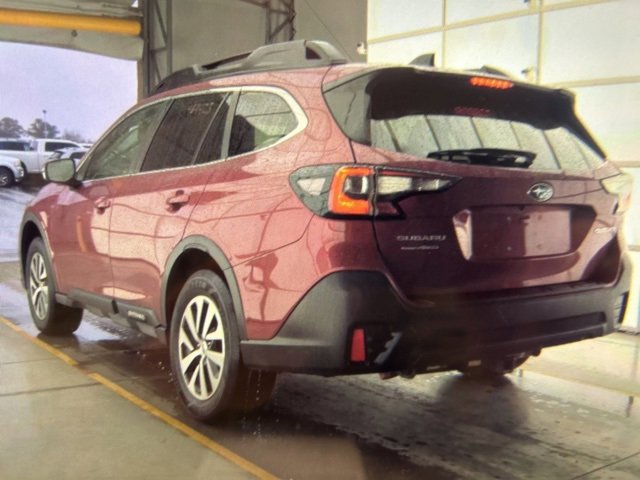 Used 2022 Subaru Outback Premium image 3