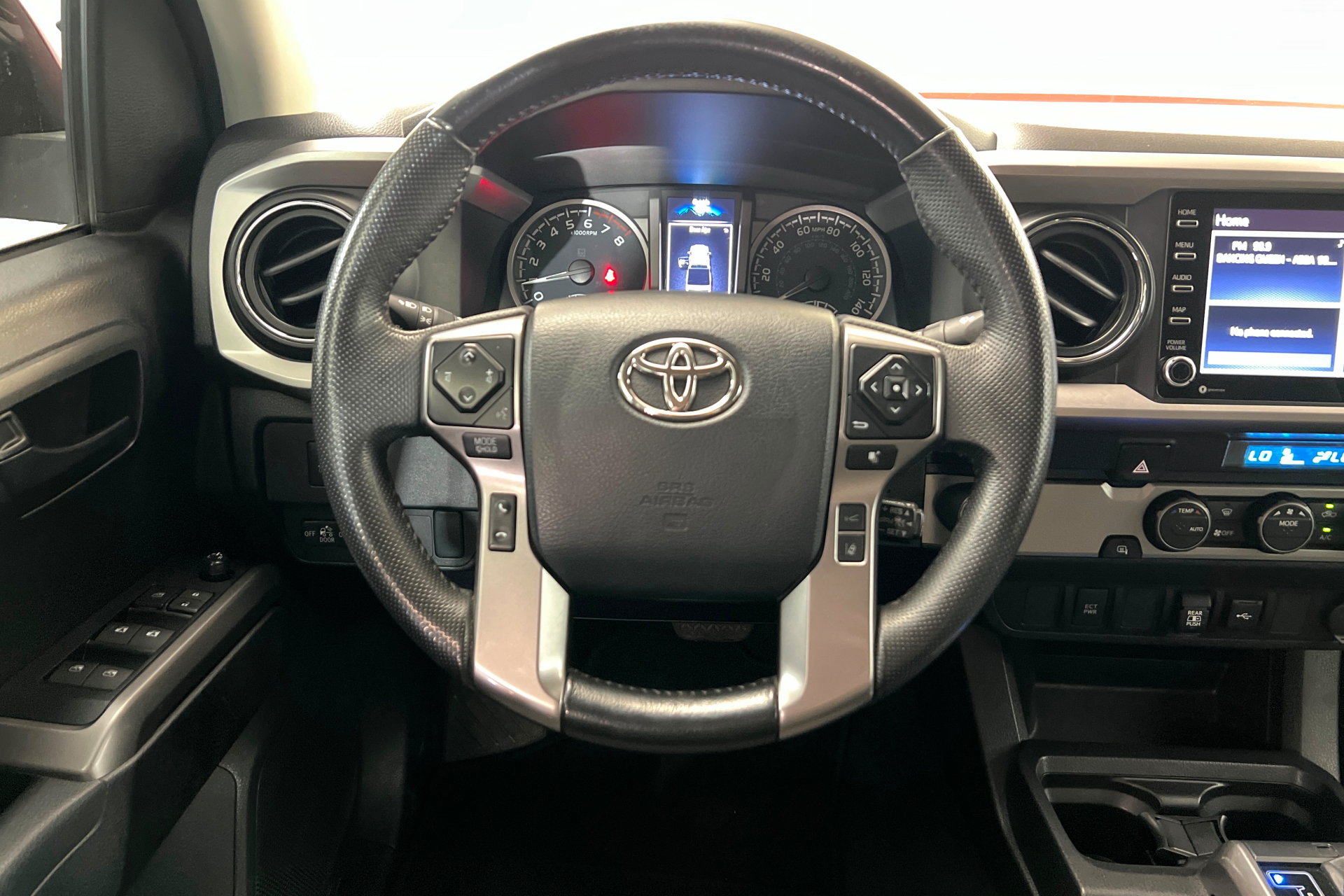 Used 2023 Toyota Tacoma SR5 RWD image 13