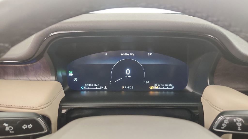 Used 2022 Lincoln Nautilus Reserve image 11