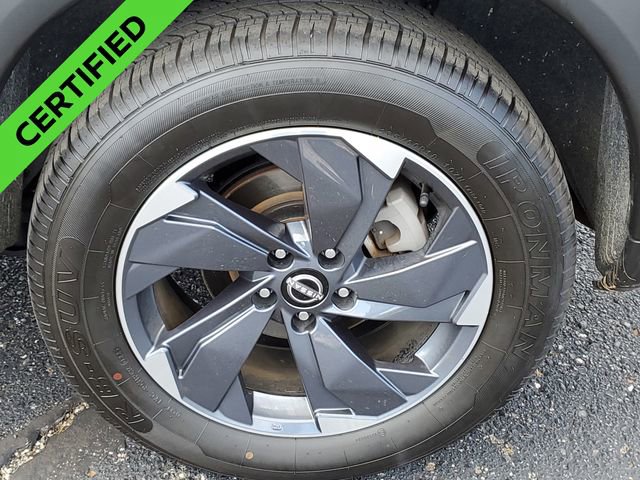 Used 2024 Nissan Rogue SV image 32