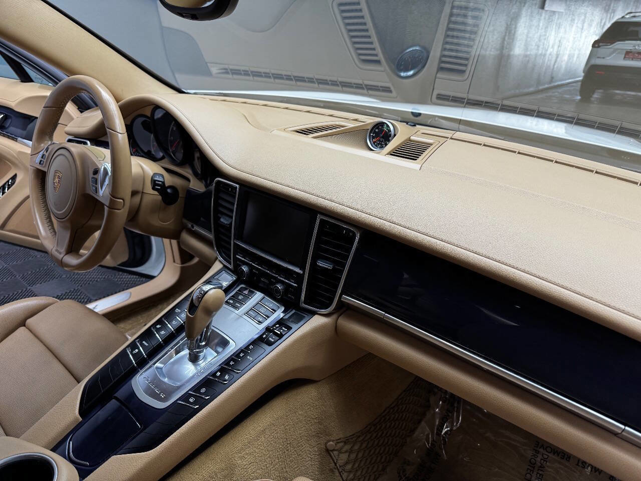 Used 2015 Porsche Panamera 4 image 53