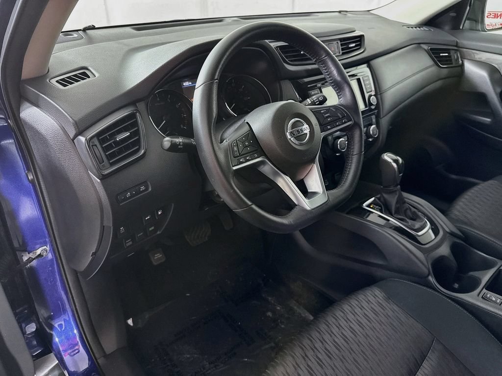 Used 2018 Nissan Rogue SV AWD/4WD image 17