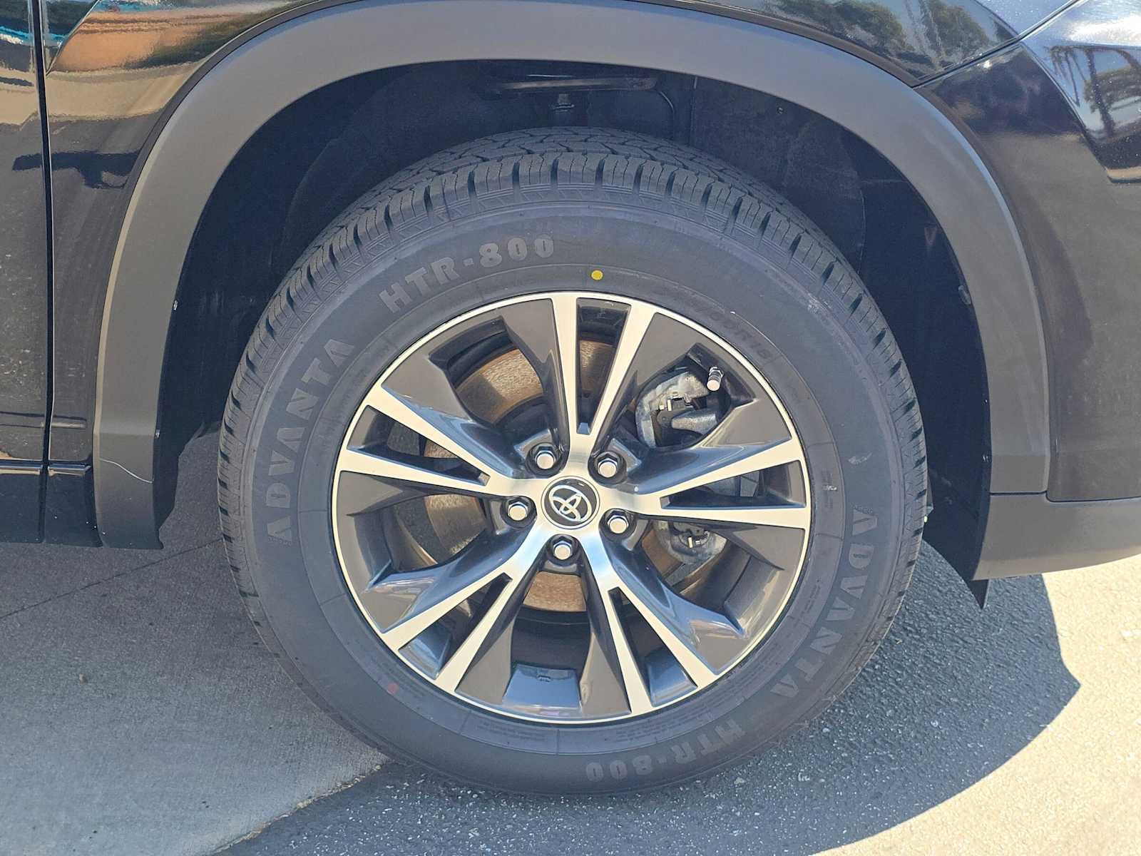 Used 2018 Toyota Highlander LE FWD image 9
