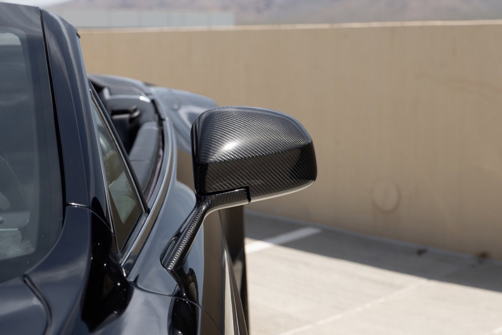 Used 2015 Aston Martin Vanquish Volante RWD image 25