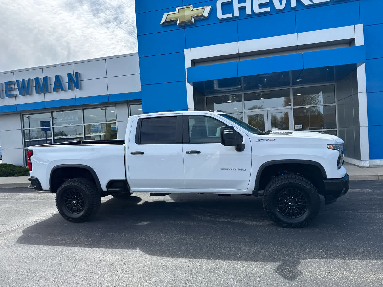 Used 2026 Chevrolet Silverado 2500 ZR2 AWD/4WD image 2