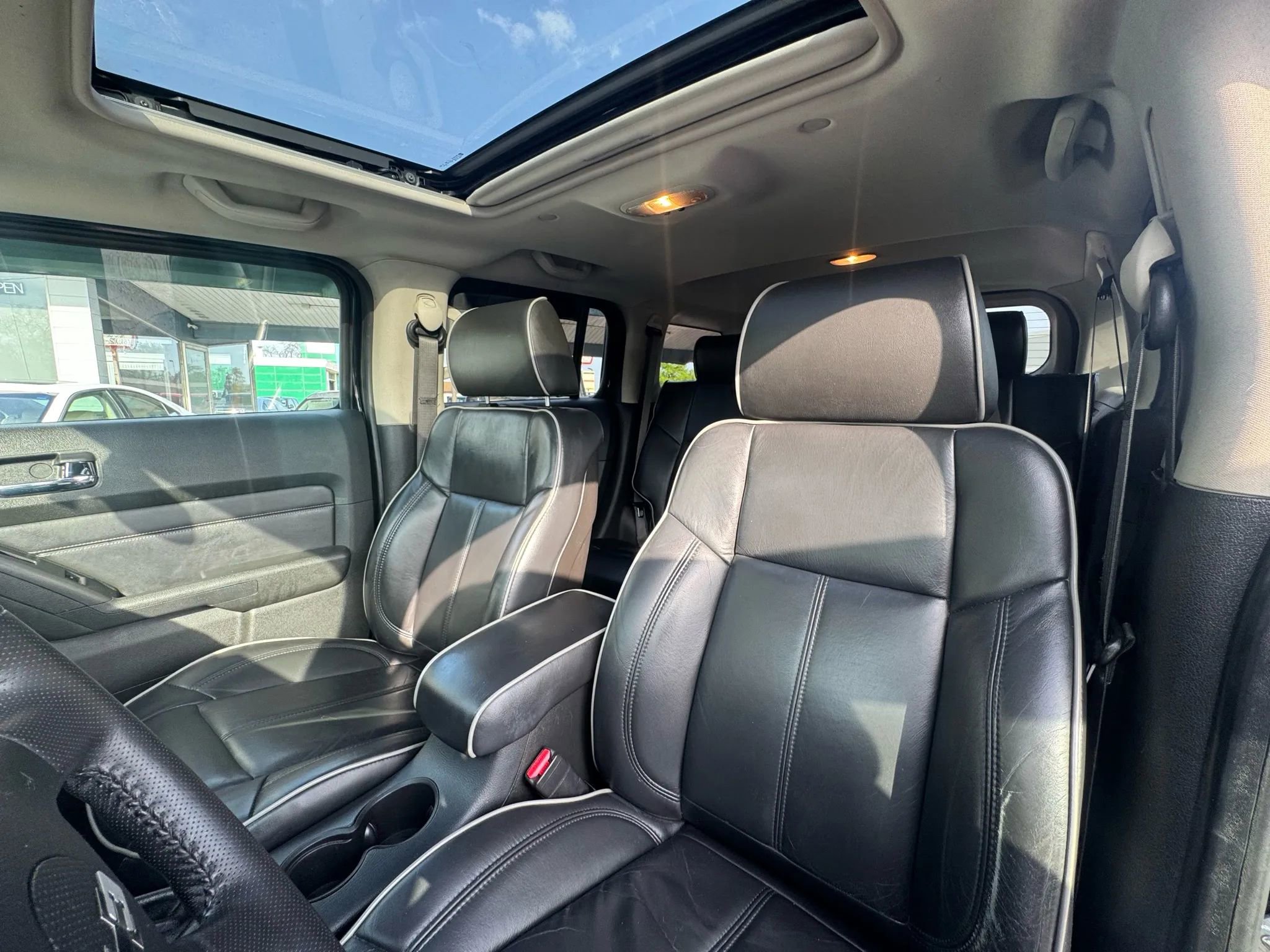 Used 2009 HUMMER H3 Luxury image 10