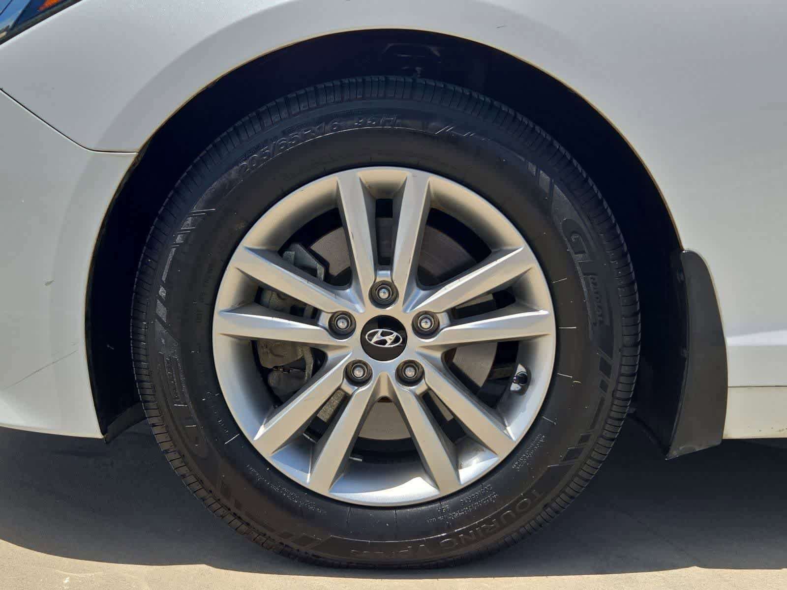 Used 2017 Hyundai Sonata SE FWD image 12