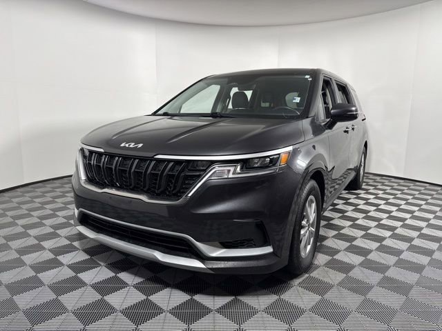 Used 2024 Kia Carnival LX FWD image 1