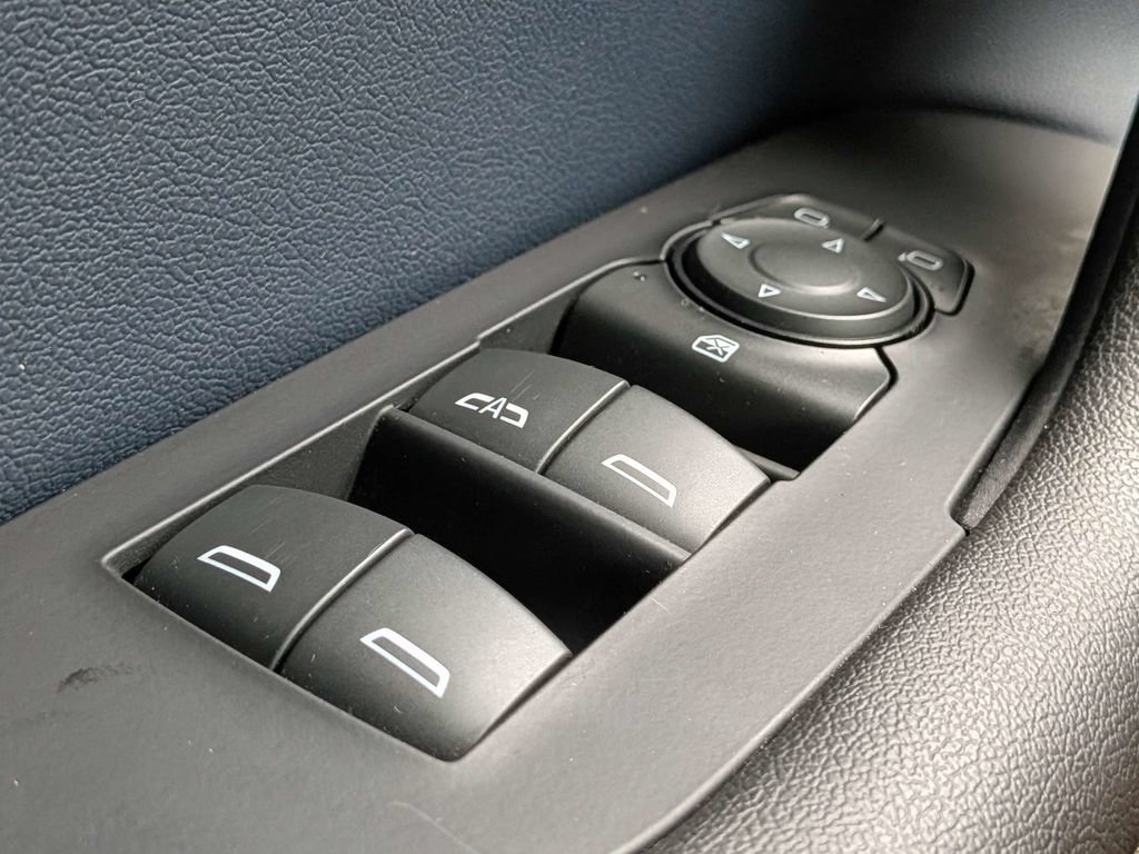 Used 2023 Chevrolet Blazer RS FWD image 27