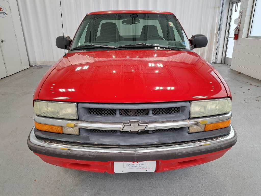Used 2002 Chevrolet S10 Pickup LS w/ LS Preferred Equipment Group RWD image 3