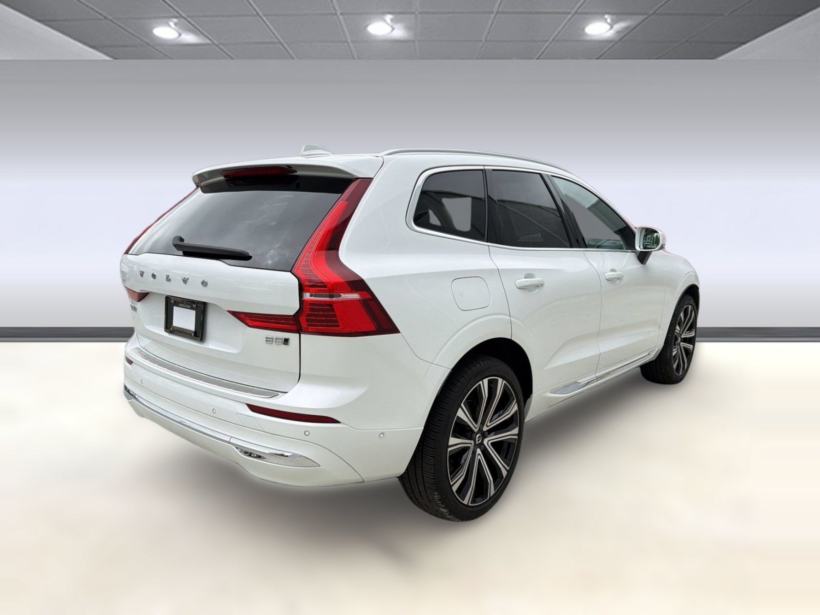 Certified 2023 Volvo XC60 B5 Ultimate w/ Climate Package AWD/4WD image 9