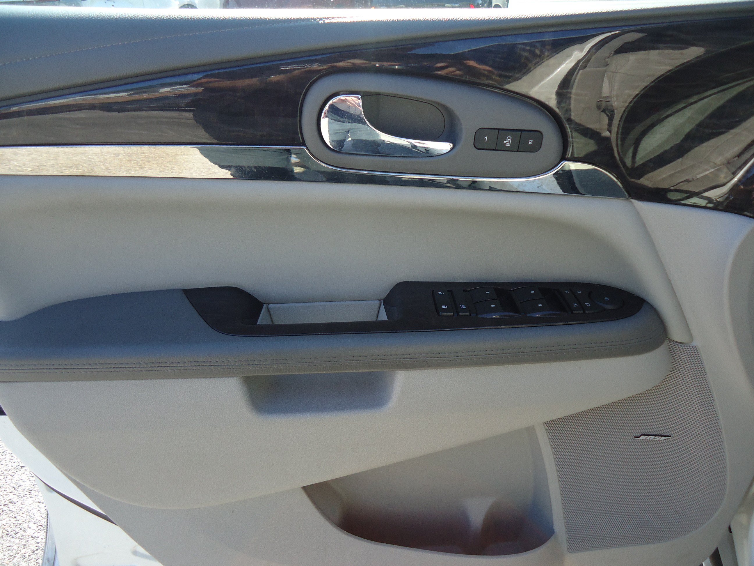 Used 2015 Buick Enclave Premium AWD/4WD image 22