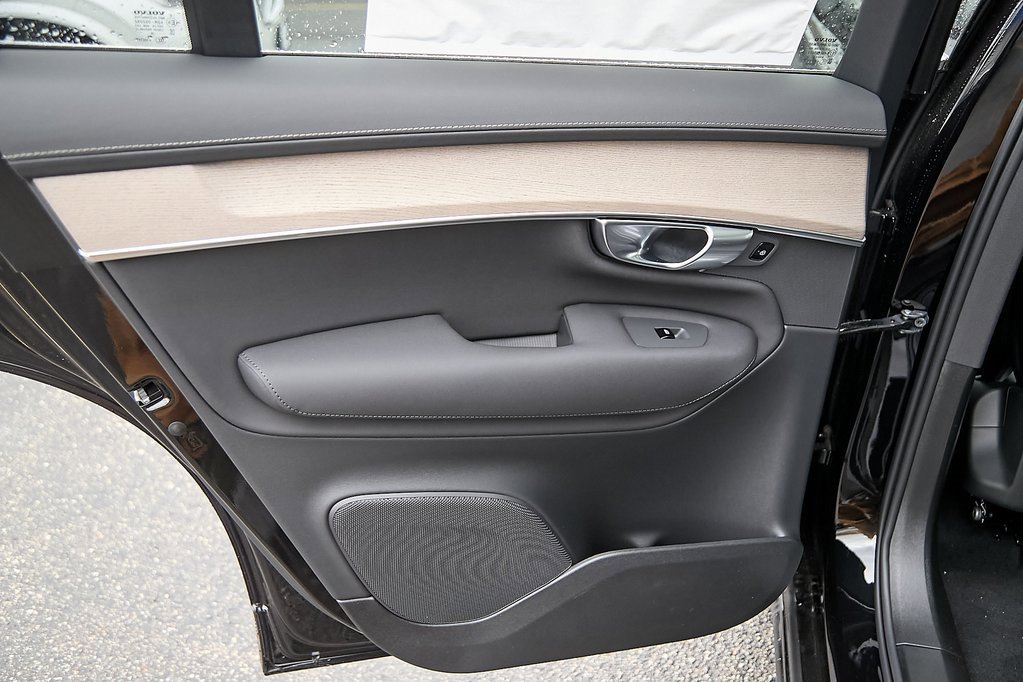 New 2025 Volvo XC90 B6 Core w/ Protection Package Premier image 18