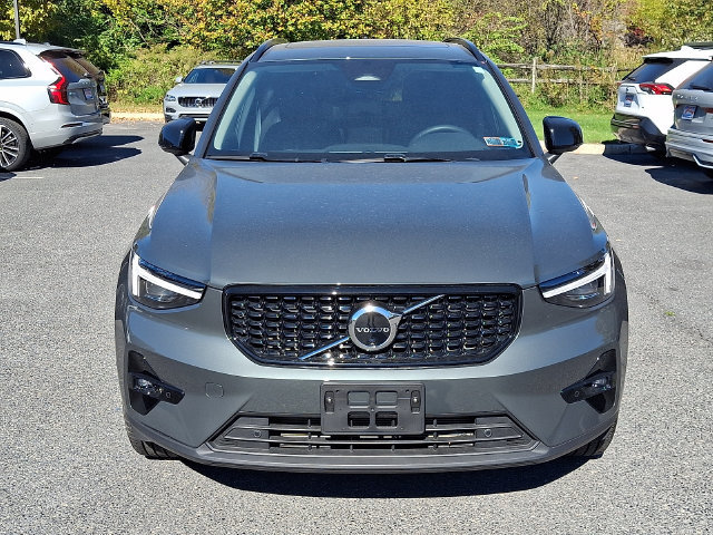 Used 2026 Volvo XC40 B5 Ultra AWD/4WD image 2