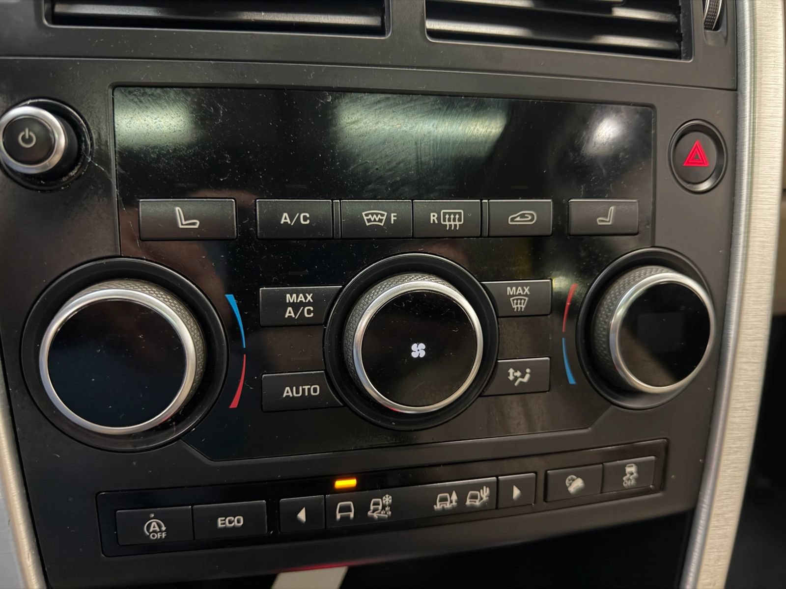 Used 2018 Land Rover Discovery Sport HSE AWD/4WD image 31