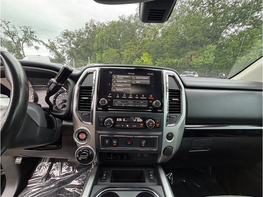Used 2021 Nissan Titan SV w/ SV Convenience Package AWD/4WD image 11