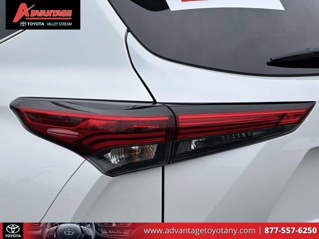 Used 2023 Toyota Highlander XLE image 11