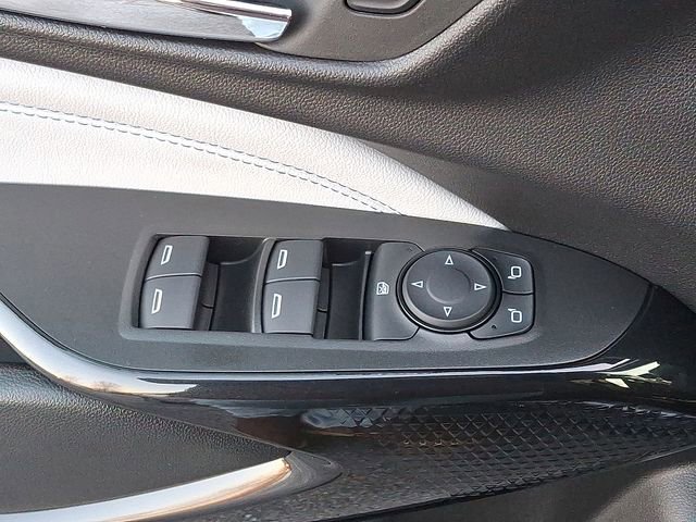 Certified 2025 Chevrolet Trax LT w/ Driver Confidence Package image 21