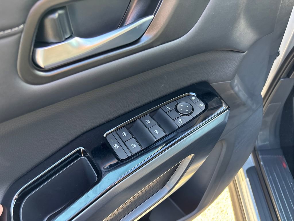 New 2025 Nissan Pathfinder SL image 23