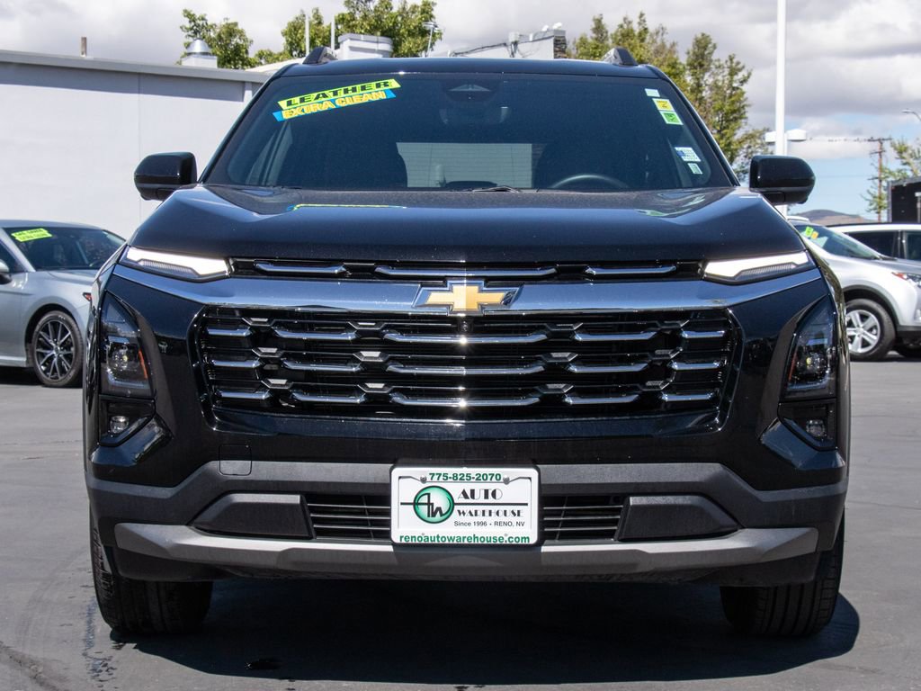 Used 2025 Chevrolet Equinox LT w/ Convenience Package II image 2