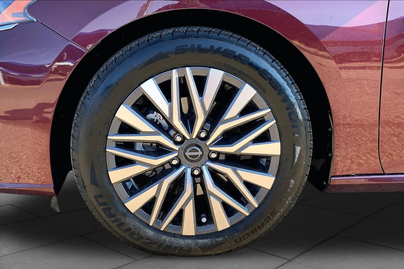 Used 2023 Nissan Altima 2.5 SV FWD image 11
