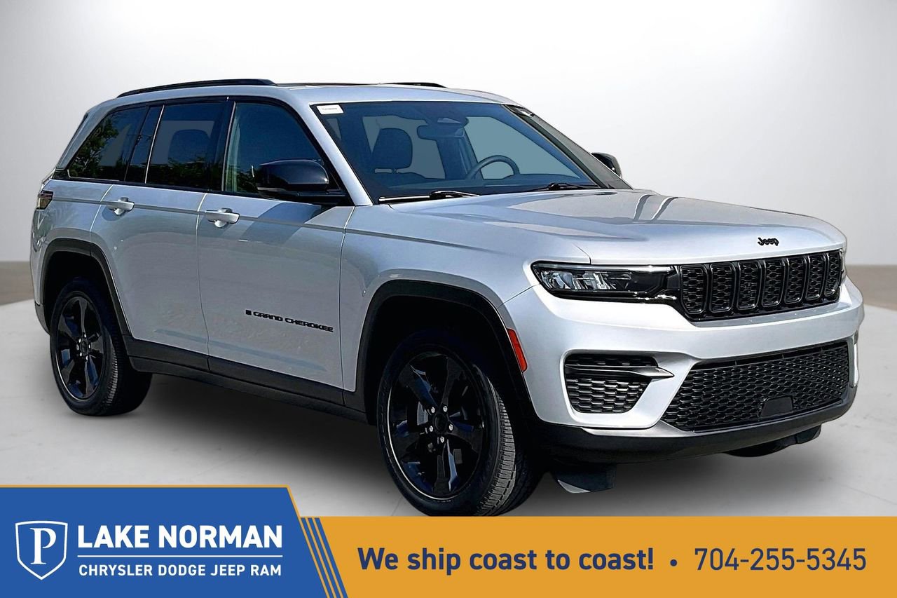Certified 2023 Jeep Grand Cherokee Altitude AWD/4WD image 1
