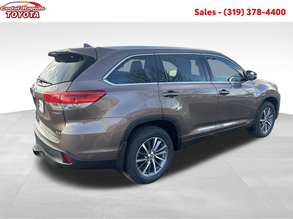 Certified 2017 Toyota Highlander XLE image 6
