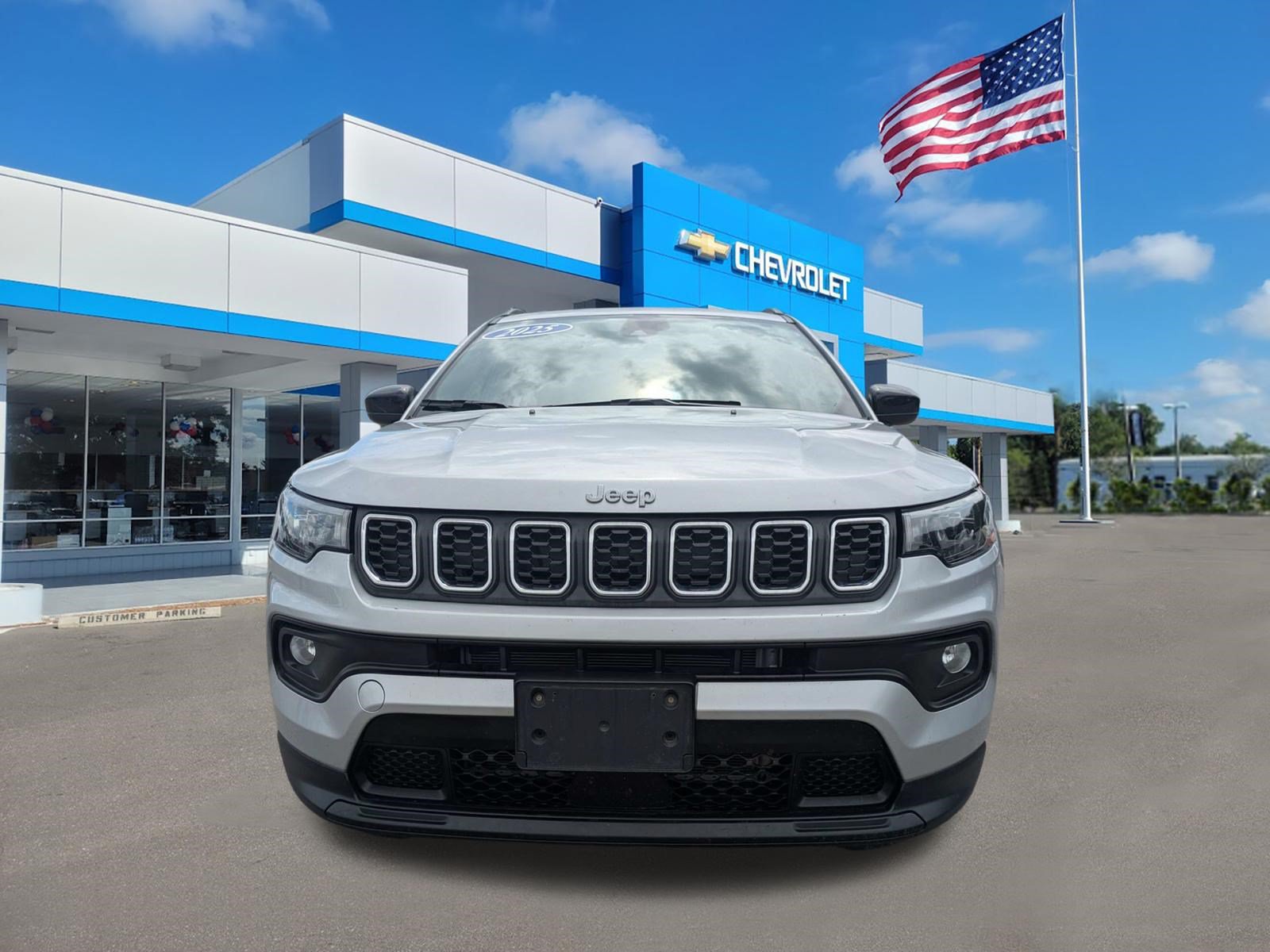Used 2025 Jeep Compass Latitude AWD/4WD image 8