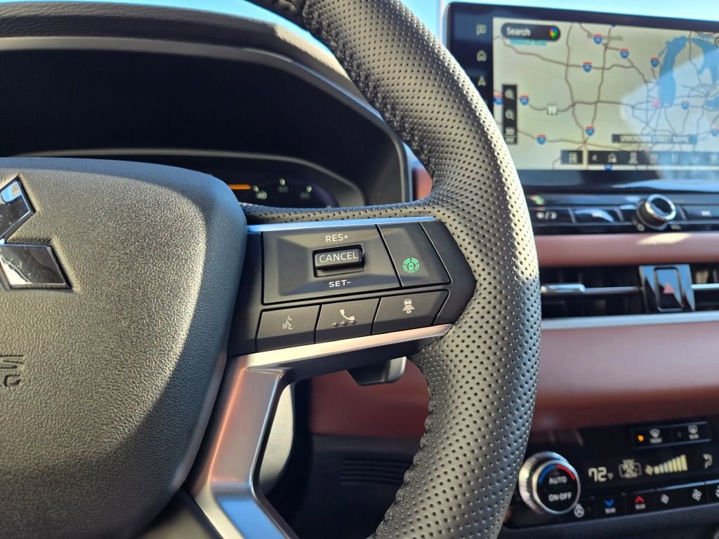 New 2026 Mitsubishi Outlander SEL image 32