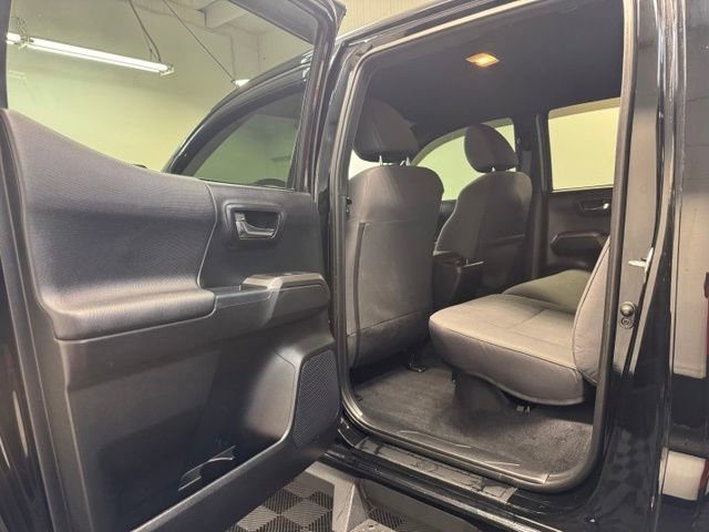 Used 2017 Toyota Tacoma TRD Off-Road AWD/4WD image 25