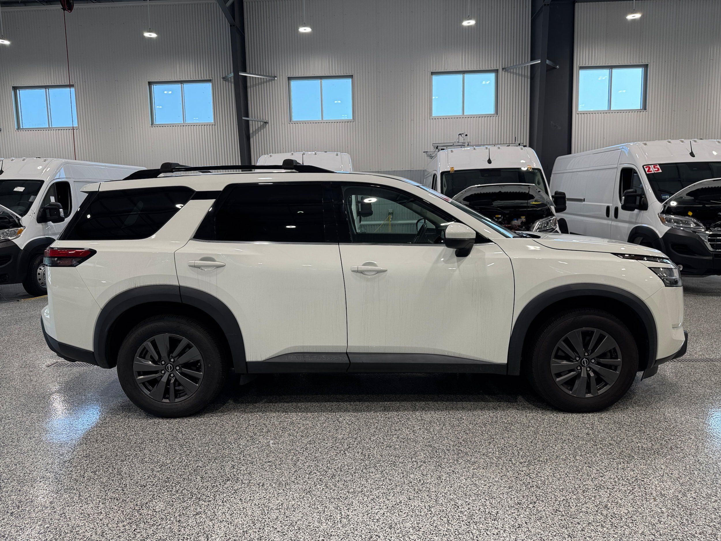 Used 2022 Nissan Pathfinder SV AWD/4WD image 4