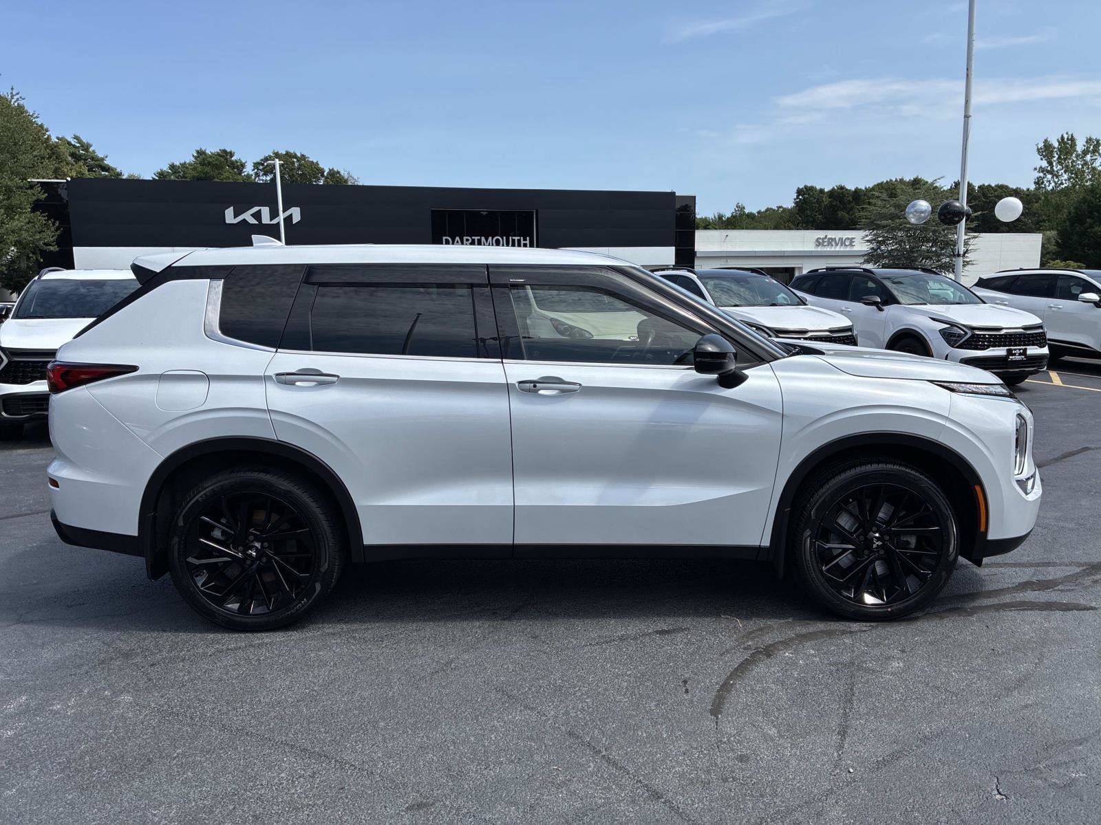 Used 2022 Mitsubishi Outlander SE AWD/4WD image 8