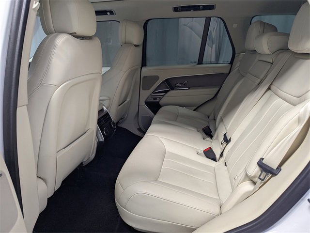 Used 2023 Land Rover Range Rover SE image 9