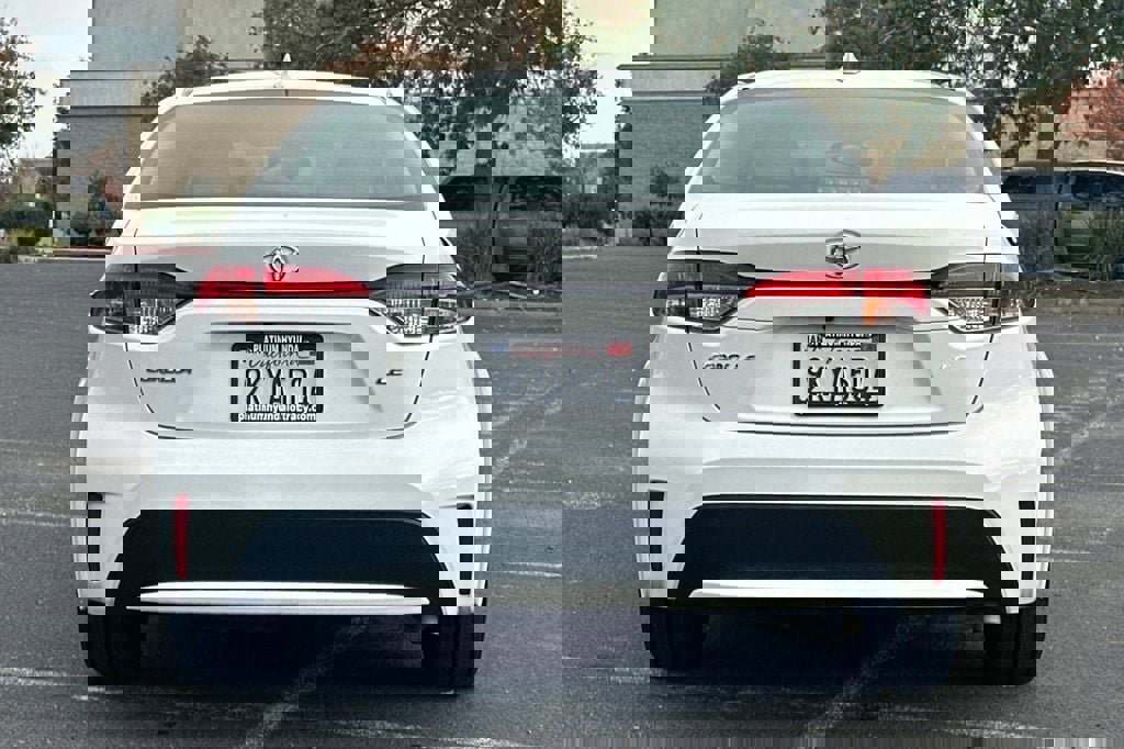 Used 2021 Toyota Corolla LE image 5