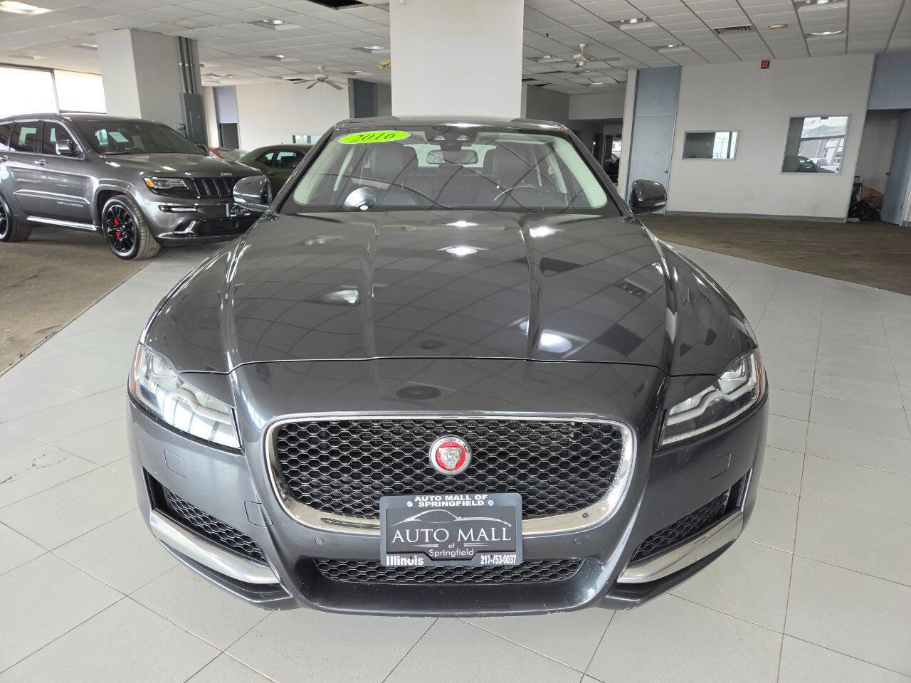 Used 2016 Jaguar XF Prestige AWD/4WD image 2